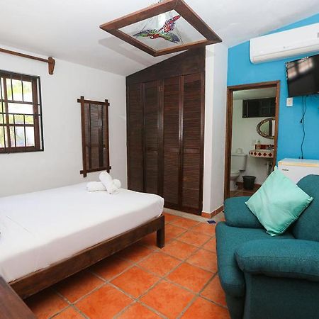 Ikaro Suites Colonial 칸쿤 외부 사진