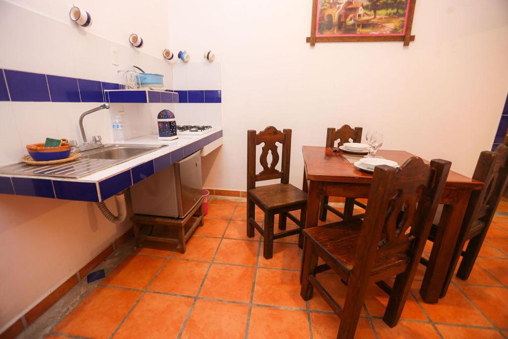 Ikaro Suites Colonial 칸쿤 외부 사진