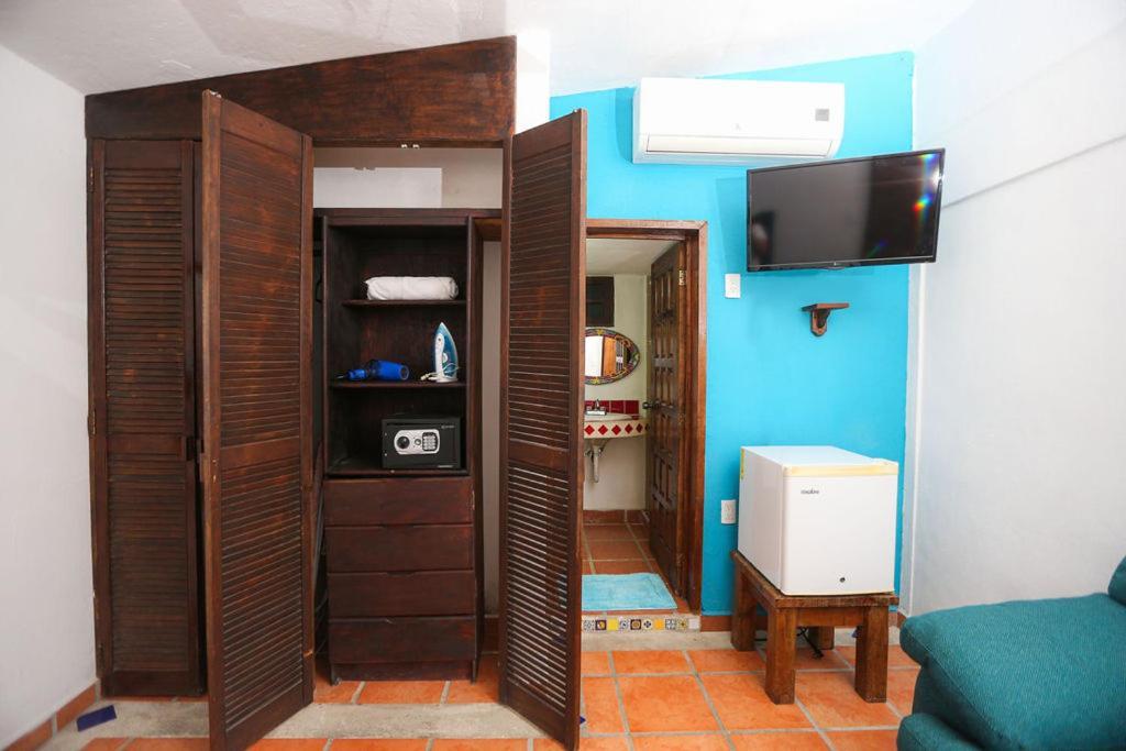 Ikaro Suites Colonial 칸쿤 외부 사진