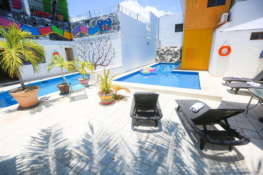 Ikaro Suites Colonial 칸쿤 외부 사진
