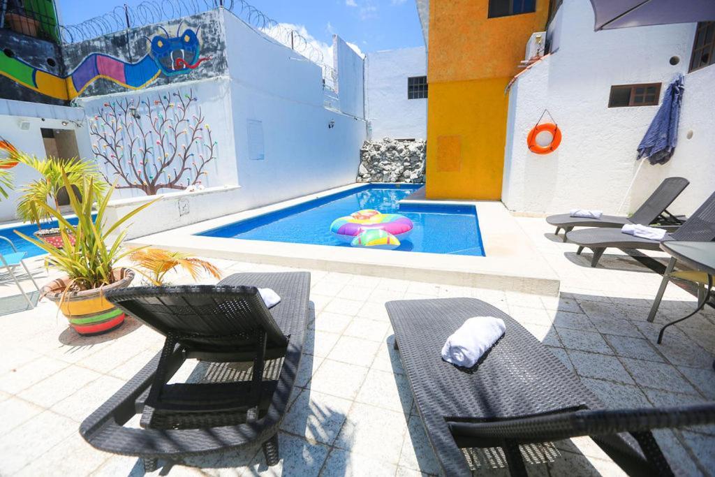 Ikaro Suites Colonial 칸쿤 외부 사진
