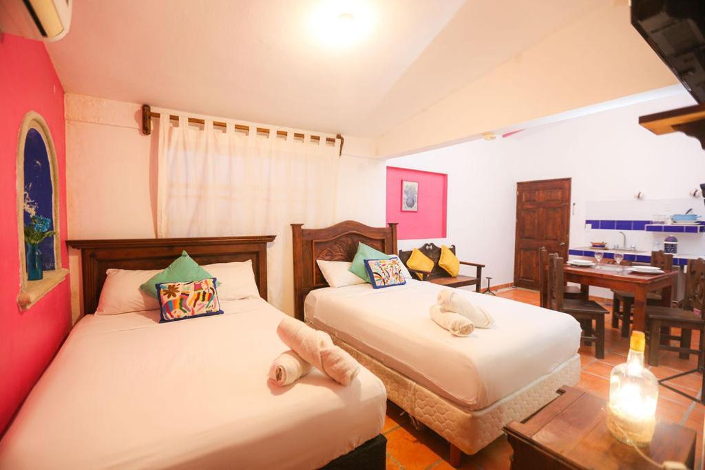 Ikaro Suites Colonial 칸쿤 외부 사진