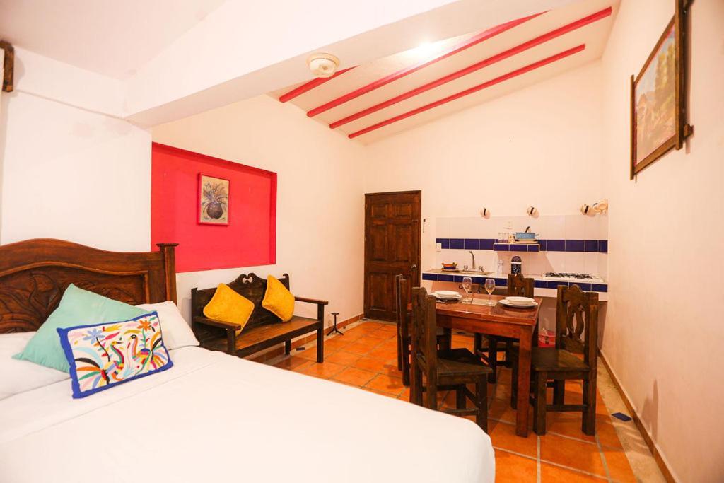 Ikaro Suites Colonial 칸쿤 외부 사진