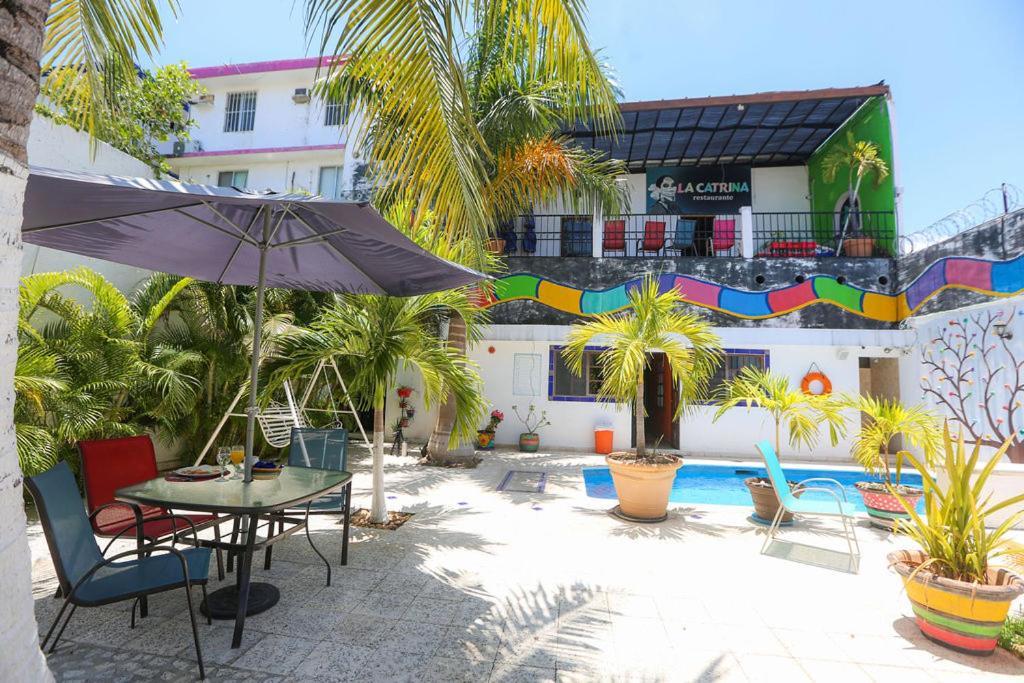 Ikaro Suites Colonial 칸쿤 외부 사진