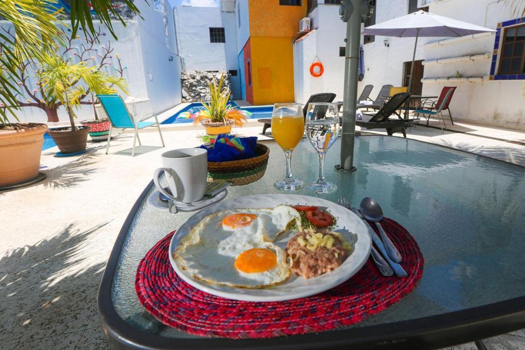Ikaro Suites Colonial 칸쿤 외부 사진
