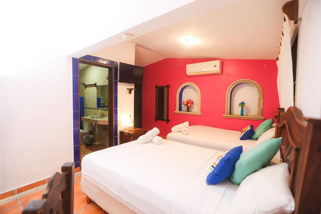 Ikaro Suites Colonial 칸쿤 외부 사진