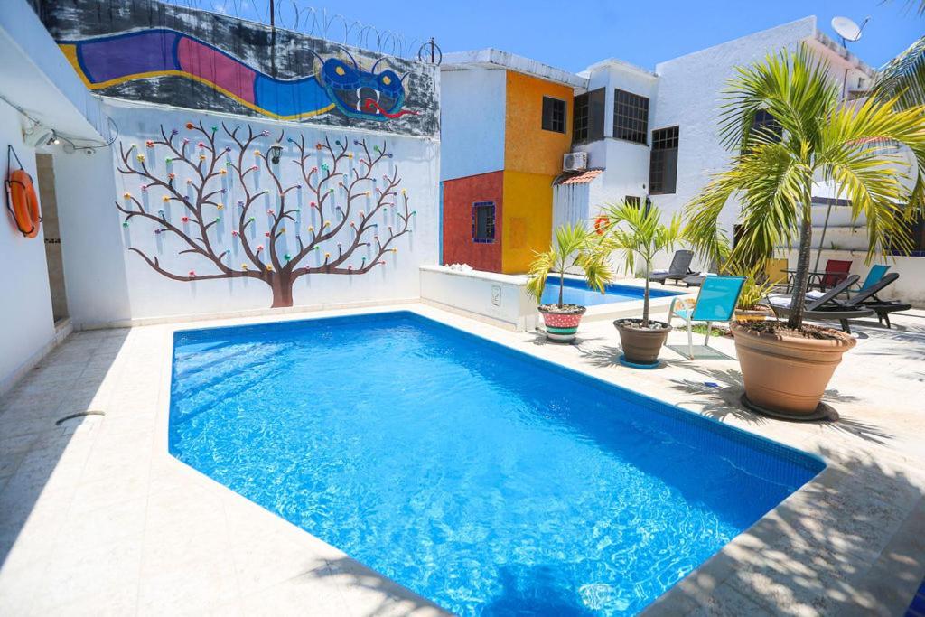 Ikaro Suites Colonial 칸쿤 외부 사진