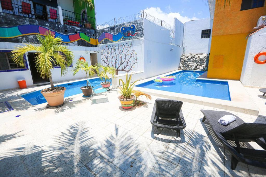 Ikaro Suites Colonial 칸쿤 외부 사진